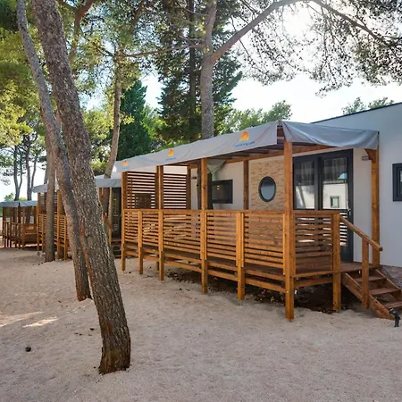 Lodge Mobile 14